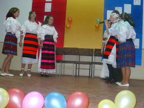 Foto spectacol Liceul Gheorghe Lazar Baia Mare (c) eMaramures.ro